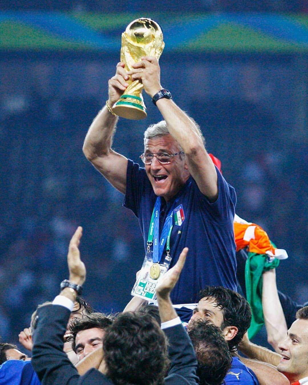 FIFAワールドカップさんのインスタグラム写真 - (FIFAワールドカップInstagram)「#HappyBirthday, Marcello #Lippi! 🎂🇮🇹🏆 #WorldCup #Italy #Italia #Azzurri #TantiAuguri」4月12日 20時03分 - fifaworldcup