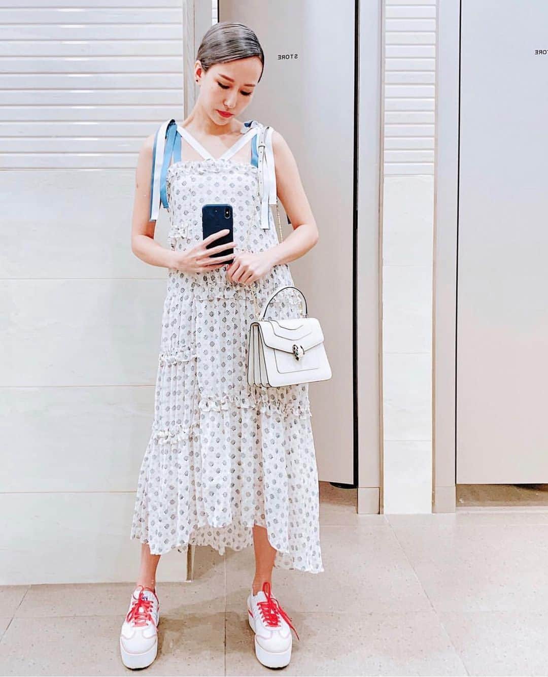LIECOLLECTIONさんのインスタグラム写真 - (LIECOLLECTIONInstagram)「@kellypanjiali in our Printed Ruffle Tier Dress!  #liecollection #newcollection #runwaydress #LIElook #fashionlook #coat #repost #ootd #fashioninspo #looks #saturdaylook #ruffle #collection #LIE #fashionweek #edits #lifeisexpression #lielook #stpatricksday #outfitdujour #maxidress #ruffledress #spring」4月13日 6時27分 - liecollection_