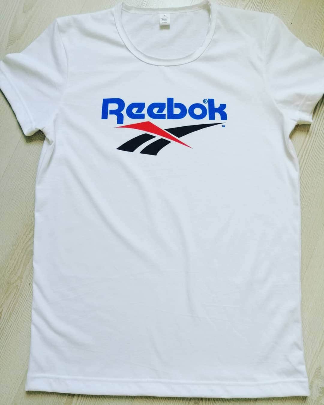 Ellieのインスタグラム：「👍👍 4 TSHIRT SADECE 99 TL 📩 BİLGİ İÇİN DM  #turkey#İSTANBUL #İZMİR #ESKİŞEHİR #BURSA #MUĞLA #GAZİANTEP#HATAY #KIZLAR #ÇANTA #ALISVERİS #BUTİK #İNDİRİM #TSHİRTDESİGN #DÜNYAMARKALARI #KOMİKVİDEOLAR #TSHIRT #mizah #karamizah #atatürk #siyaset #yemek #komikvideolar #karikatür #giysi #oyun #gündem」