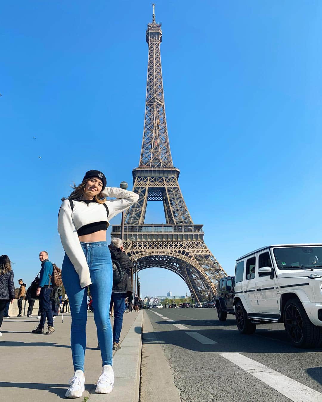 Pokimaneさんのインスタグラム写真 - (PokimaneInstagram)「paris was a freaking dream. french is my first language, so I’ve wanted to go my whole life 😊 where have you always wanted to travel? 🌎 ✈️」4月13日 6時51分 - pokimanelol