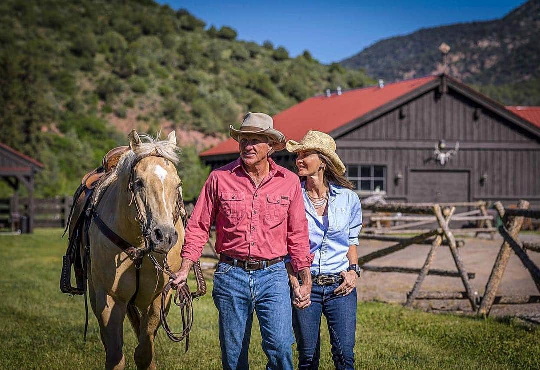 グレグ・ノーマンさんのインスタグラム写真 - (グレグ・ノーマンInstagram)「Happy #NationalColoradoDay! It doesn’t get any more pure than this kind of scenery. Colorado has been in my life for over 20 years at #7LakesLodge. #attacklife」4月12日 21時59分 - shark_gregnorman