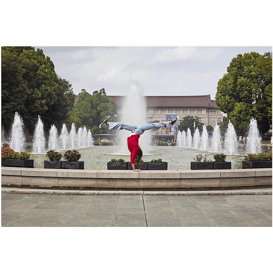 岡部紗季子さんのインスタグラム写真 - (岡部紗季子Instagram)「“ #gymnastics #handstand #handstandsplit #fountain #ueno #体操 #上野 #噴水 #🤸🏽‍♀️ #⛲️ . . . #逆立ち女子 @handstand_girl_tokyo」4月12日 22時01分 - sakiko_okabe516