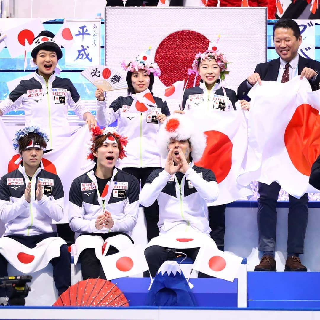 オリンピックチャンネルさんのインスタグラム写真 - (オリンピックチャンネルInstagram)「We love to see the teams showing their colours and supporting their team-mates at World Team Trophy! ⛸️⁣ ⁣ Who are you cheering for? 🇺🇸🇯🇵🇷🇺🇨🇦🇫🇷🇮🇹⁣」4月12日 22時06分 - olympicchannel_x