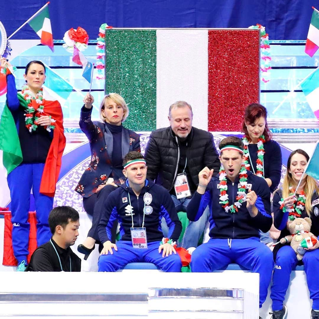 オリンピックチャンネルさんのインスタグラム写真 - (オリンピックチャンネルInstagram)「We love to see the teams showing their colours and supporting their team-mates at World Team Trophy! ⛸️⁣ ⁣ Who are you cheering for? 🇺🇸🇯🇵🇷🇺🇨🇦🇫🇷🇮🇹⁣」4月12日 22時06分 - olympicchannel_x