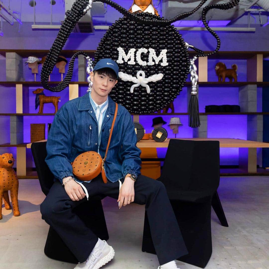 タイキさんのインスタグラム写真 - (タイキInstagram)「@mcmjapan  @mcmworldwide  銀座店 リニューアルパーティーの時の写真です 💖  おめでとうございます 🎉🎉🎉 #MCM #MCMJAPAN」4月12日 22時07分 - taiki_jp