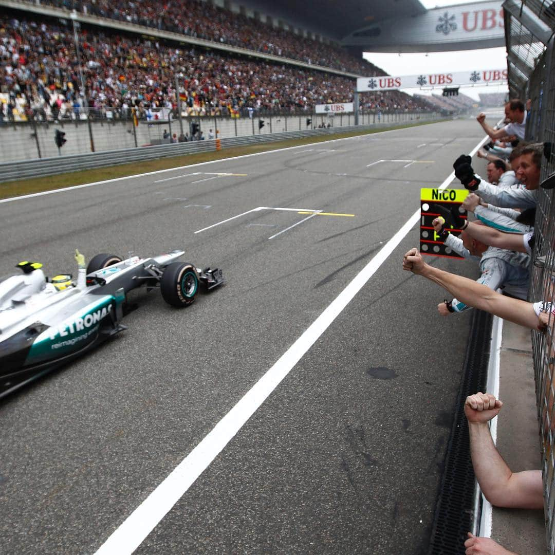 ニコ・ロズベルグさんのインスタグラム写真 - (ニコ・ロズベルグInstagram)「excited to be back in Shanghai this weekend. very special place to me!! 2012. my first pole position, my first win, the first win for Mercedes in 57 years. what a weekend! #f1 #formula1 #formulaone #mercedesamgf1 #chinesegp #race1000」4月12日 22時25分 - nicorosberg