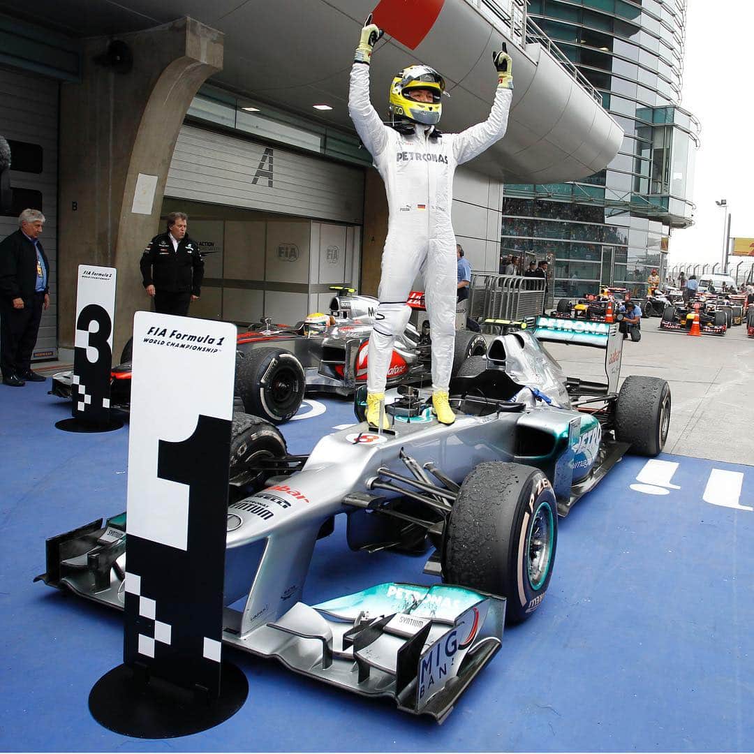 ニコ・ロズベルグさんのインスタグラム写真 - (ニコ・ロズベルグInstagram)「excited to be back in Shanghai this weekend. very special place to me!! 2012. my first pole position, my first win, the first win for Mercedes in 57 years. what a weekend! #f1 #formula1 #formulaone #mercedesamgf1 #chinesegp #race1000」4月12日 22時25分 - nicorosberg