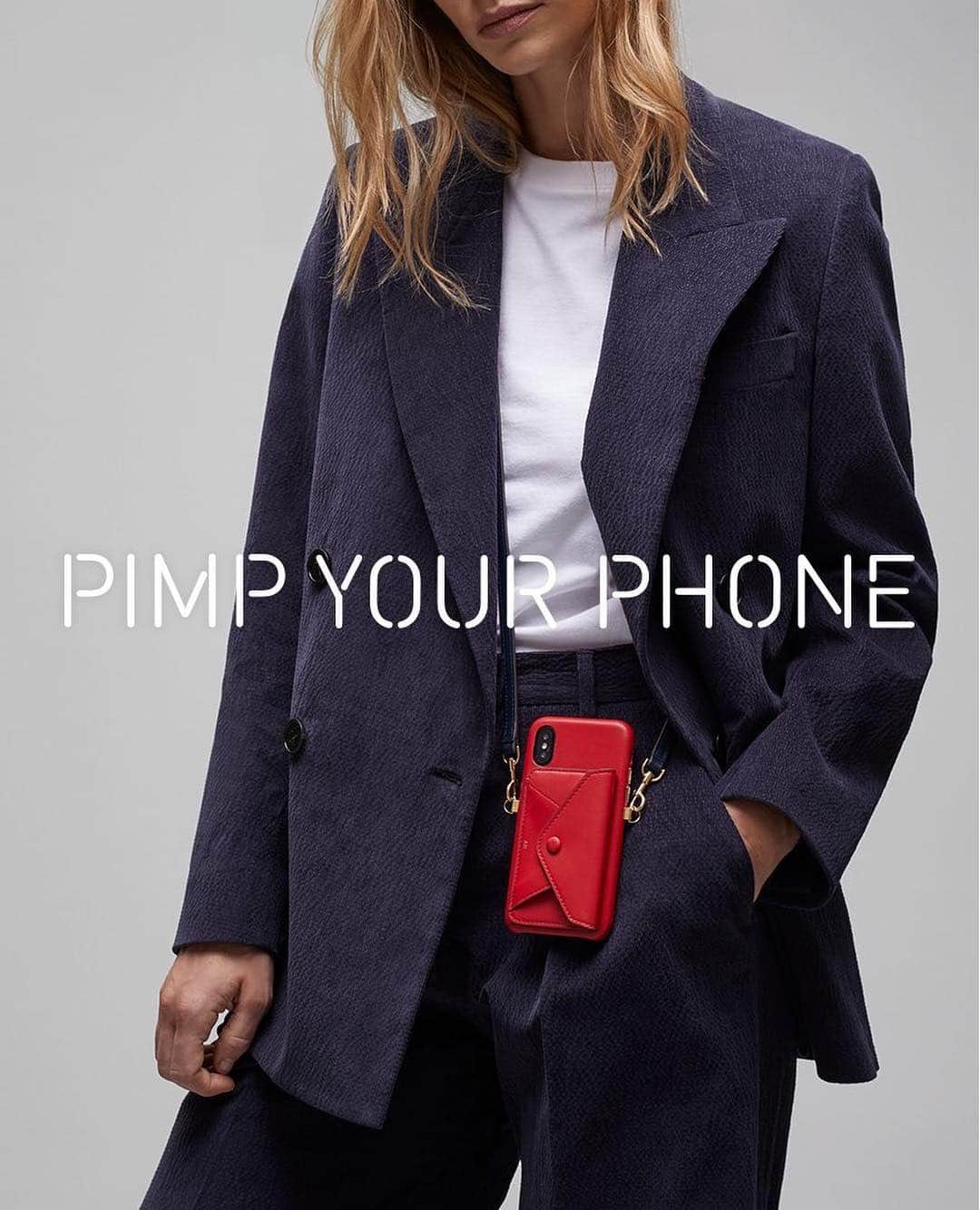 アニヤハインドマーチさんのインスタグラム写真 - (アニヤハインドマーチInstagram)「Have you pimped your phone yet? The sold-out Pimp Your Phone collection is back with new charms, stickers and wristlets, as well as four new case colours. #AnyaHindmarch #PimpYourPhone」4月12日 22時32分 - anyahindmarch