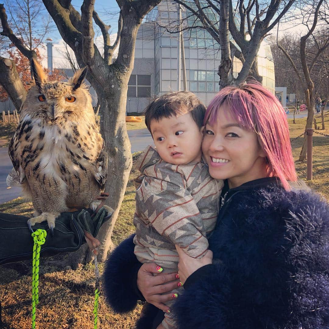 Nazukiのインスタグラム：「札幌春休み🌸 こんなに長く札幌いたの初めて‼️ 2.3月と1日も休みなかったから、やっとレンと春休みできた😊😊 レンの大好きな👽 @ryoei83 がたくさん遊んでくれて、動物園🐰スケボー🛹そして、カレー🍛巡り😆に温泉♨️まで👍👍👍 大満喫✨✨✨ ほんと楽しくて、終始爆笑😂の毎日でした😭  札幌、ほんとご飯も美味しいし、安いし、一番は人が優しい👌👍 最高の春休みでした✨✨✨ スケボーも小学生ぶりにやってみたら、めっちゃ楽しかったし、ハマりそう😆😜 thanks🌸✨ #sapporo #spring #holiday #skateboard #zoo #family #friend #札幌 #春休み #円山動物園 #スケボー #カレー #スープカレー #大満喫」