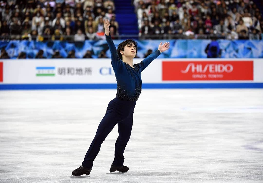 ISUグランプリシリーズさんのインスタグラム写真 - (ISUグランプリシリーズInstagram)「🔢 Day 2 of #WTTFigure wrapped up with the Pairs Short, Men's Free and Free Dance - Team USA 🇺🇸 leads the scoreboard with 91 points, Team Japan 🇯🇵 comes second with 79 and Team Russia 🇷🇺 third with 70 !  #FigureSkating」4月12日 22時36分 - isufigureskating_x