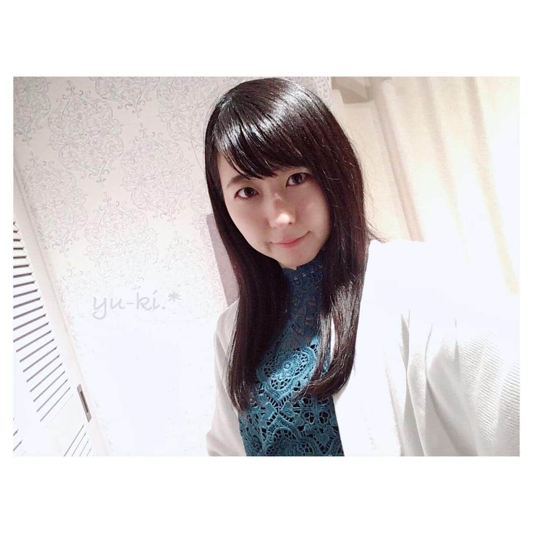 のインスタグラム：「. 伸び散らかってた髪を さっぱり綺麗にしてもらいました＊＊ . すごい伸びてたから結構切った！ 10cmちょいいってるかも🙊！ さらさら〜〜. * 美容師さんに髪質褒められちゃった♡ . . . あしたはいよいよ ゆったんこと増田有華ちゃんの ファンクラブイベント！♡ . アシスタントとしてお邪魔しますが ゆったんファンのみなさんと たのしく過ごせたらいいなー☺️ よろしくお願いします🙈💕 . . #hairstyle #longhair #ヘアスタイル #ロングヘア #10cmカット #気持ちはミディアムヘア #切り過ぎた感」