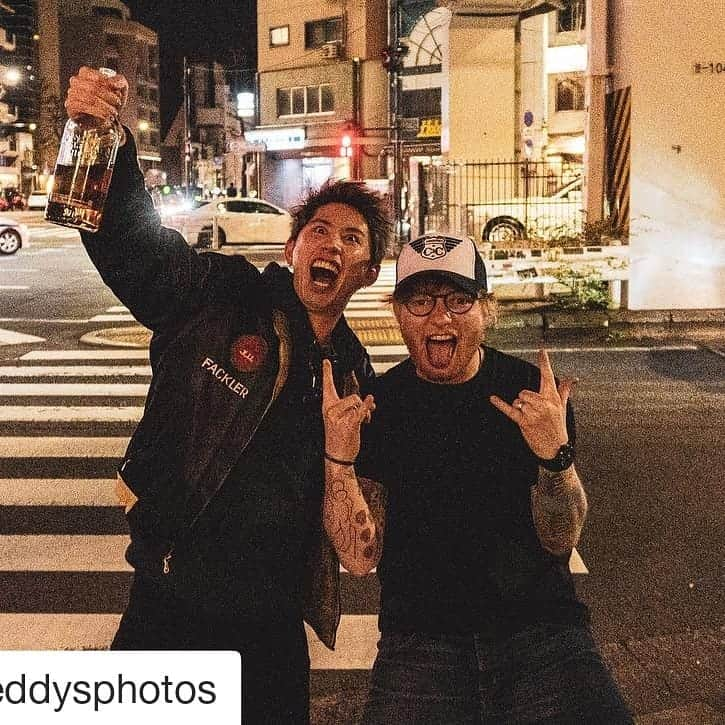 ONE OK ROCKさんのインスタグラム写真 - (ONE OK ROCKInstagram)「#Repost @teddysphotos (@get_repost) ・・・ Tokyo nights with @10969taka」4月12日 22時39分 - oneokrockofficial