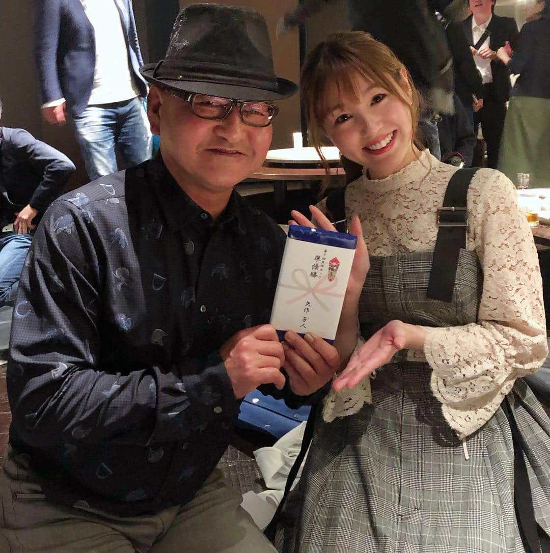 松中みなみさんのインスタグラム写真 - (松中みなみInstagram)「恒例の❣️ 矢作厩舎のゴルフコンペ⛳️💫 ・ ・ ひゃ、、ひゃくにじゅうきゅー🤐 恥ずかしいけどこれが現実😂 ・ この日はボールがとっても元気で 振り回され走り回され、 とっても良いランニングになりました🤗✨ ・ ・ そして！見事 準優勝した我らがボス 矢作先生はこの通り❗️元気ですよ、皆さん🌸✨ ・ ・ 今回もたくさん笑って楽しかったな✨✨ ・ そして毎度すんごくすんごく 矢作一家にはお世話になりっぱなしで。  今回、矢作家でママとすき焼きを作って お正月みたいにのんびりして 泊めてもらって…しかも2泊も🙏 ・ 恩返しせねばっ！ お仕事頑張りますっ✊ ・ ・ #ゴルフ #ゴルフ女子 #⛳️ #golf  #瀬田ゴルフコース #西コース #滋賀 #ゴルフコンペ #矢作厩舎  #絶好のゴルフ日和  #ラウンド中 #ドバイのチョコ貰った 🍫 #福田さんありがとう 💖 #patchi #ドバイ土産  #競馬 #競馬女子 #umajo  #松中みなみ」4月12日 22時40分 - minami_matsunaka