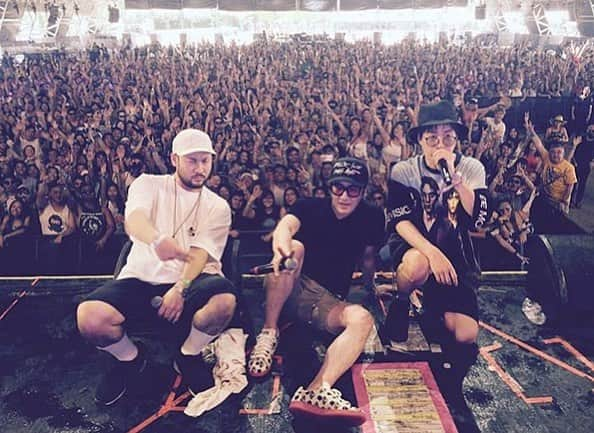 TABLO さんのインスタグラム写真 - (TABLO Instagram)「🤘🏻 @coachella memories Epik High | 2016, Sahara Stage #coachella #코첼라 #epikhigh #에픽하이」4月12日 22時50分 - blobyblo