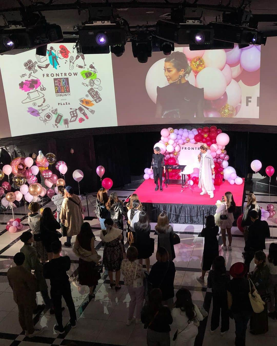 AYAMEさんのインスタグラム写真 - (AYAMEInstagram)「#FRONTROW2019#girlpower#springparty#charityparty#charityevent#celebrity#party#inkbox#ladit#pinkpinkmonster#dresscode#celebritystyle#longhair#frontrow#balloon#ballonart#guess#divaboutique#catwalkconnection#オトナ女子#ドレスアップ  FRONTROWのチャリティーイベントに 関係者枠で行ってきたよん✨ オシャレして新製品体験を楽しみながら 慈善活動できるって最高！」4月12日 22時56分 - l.ayame