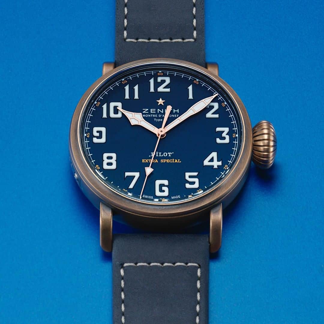ゼニスさんのインスタグラム写真 - (ゼニスInstagram)「#Type20: Azure tones against a patina-heavy backdrop, the Pilot Type 20 in Bronze with blue dial.  #Zenith #ZenithWatches #Watches #PilotWatches #Montres #Relojes #Uhren #Oroloji #Blue #Bronze #Dailywatch #WatchesofInstagram #WatchoftheDay」4月12日 23時00分 - zenithwatches
