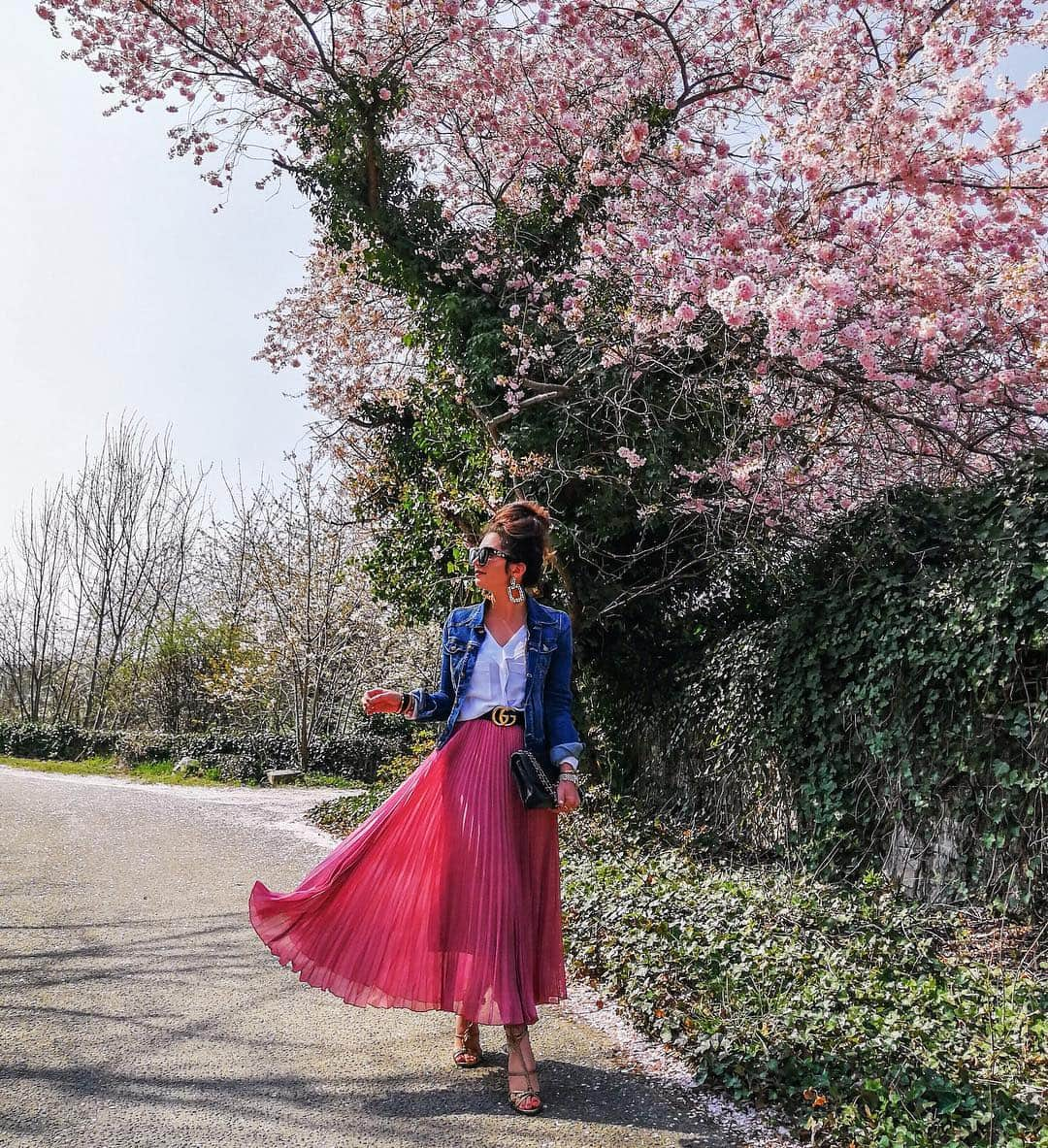 Anniさんのインスタグラム写真 - (AnniInstagram)「dancing into Fri-nally ... 💃🏻🌸💕*Anzeige {Outfit is up on my Blog} ☀️🌸✨ http://liketk.it/2B3zH ——————————————————————————— • • • • •  #outfit #fashion #fashionblogger #ootd  #shopbop #fashionblogger_de #blogger #inspiration #inspo #girl #me #look #ig #kissinfashion #americanstyle #stuttgart #tumblr #pinterest #liketkit #cherryblossom #blossom #liketkit」4月12日 23時02分 - annaleacosta