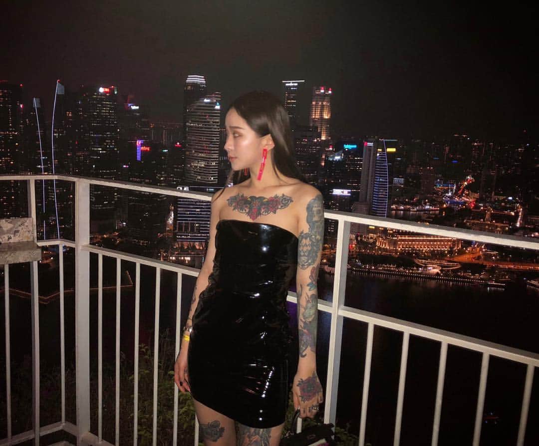 のインスタグラム：「🖤」