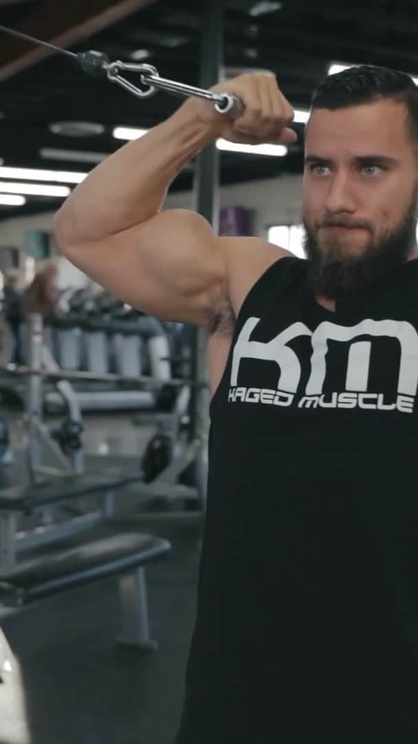 ジェイコブ・ダルトンのインスタグラム：「Full bicep workout. Check it out!」
