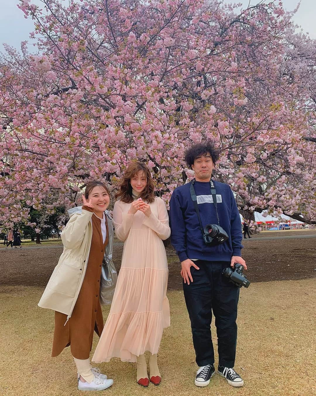 野崎萌香さんのインスタグラム写真 - (野崎萌香Instagram)「来年も桜の木下で 笑顔で会えますよに🌸🌸🌸」4月12日 23時18分 - moeka_nozaki