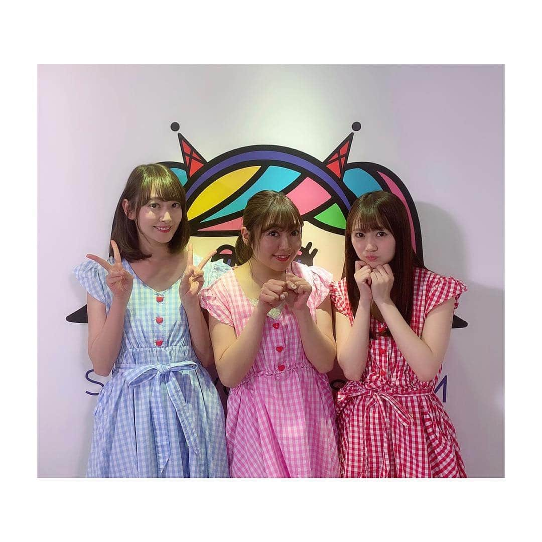 浜田翔子さんのインスタグラム写真 - (浜田翔子Instagram)「#渋谷クロスFM 生放送ありがとう😊💟今日は1日充実でした。 なんか最近顔お疲れモードなんで早く寝るおやすみ⭐😘 明後日はライブだよ💕楽しみ！  4/14(日) ①TAKEOFF7 出演 11:20〜11:35 物販 11:45〜12:45 ②Glad 出演 14:50〜15:10 物販 15:20〜16:20  27日までライブあいちゃうから是非きてね⭐️」4月12日 23時24分 - shoko_hamada