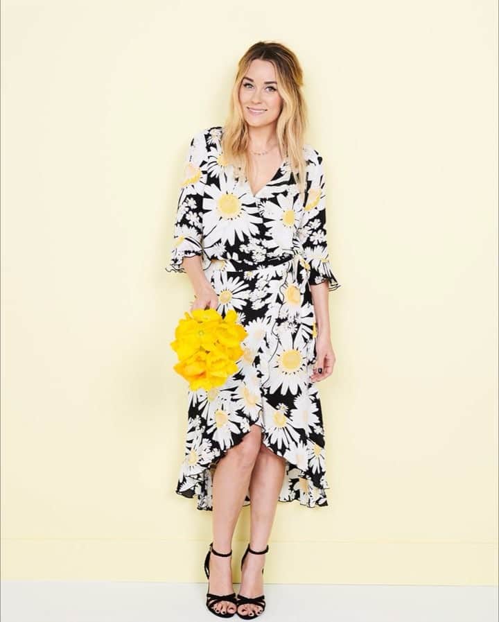 ロック&リパブリックのインスタグラム：「April showers bring...cute dresses! 🌼Tap to shop fresh styles from @lclaurenconrad at #Kohls. #lclaurenconrad」
