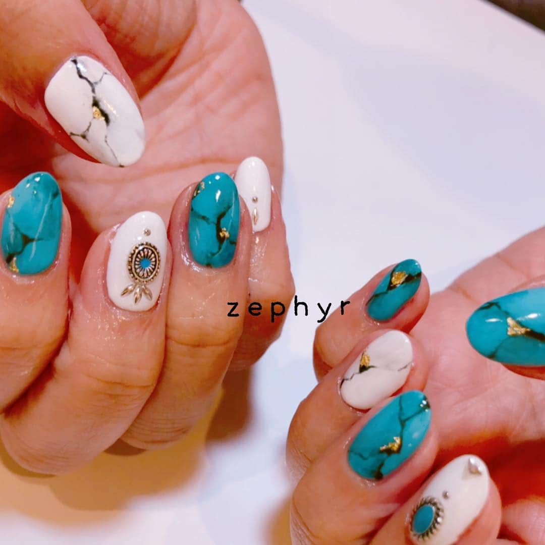 Zephyrさんのインスタグラム写真 - (ZephyrInstagram)「#💅 お客様ネイルのご紹介です😇 大理石モリモリ💁‍♀️オーダーで 自由に石を描かせて頂きました🥺💓 暖かくなって明るいお色を 選ばれる方増えてきております🌈 気分も明るくHappyに🙌 . . #ジェルネイル#大理石ネイル#ターコイズ#ネイルアート #大阪美容室#西九条#美容室#ヘアスタイル#マツエク#エステ#セルフネイル#nail#hairstyle#可愛くなりたい#女子力#お洒落#おしゃれな人と繋がりたい#アレンジ#ヘアカラー#イルミナカラー#アディクシーカラー#お洒落#グラデーションカラー#デザインカラー#外国人風カラー#フォトジェニック #photgrapher#photography#エヌドット#復元ドライヤー」4月12日 23時28分 - zephyrhair