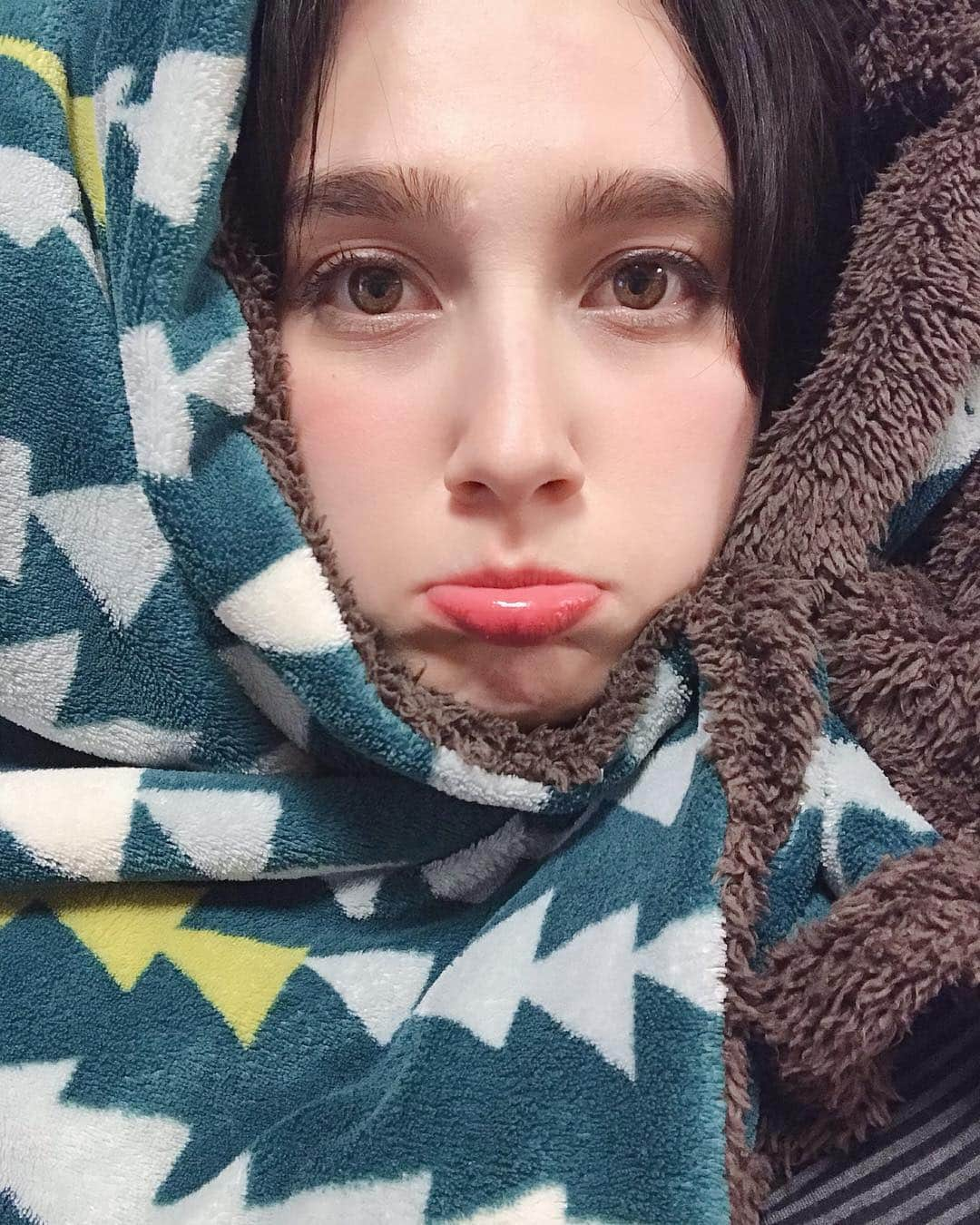 Emilyさんのインスタグラム写真 - (EmilyInstagram)「おゆすみー😴」4月12日 23時38分 - emily_honebone