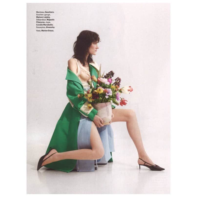 レジャビーのインスタグラム：「The Universal beauty of silk radiates with SOIE-MOI. Thank you @grazia_fr —— La beauté universelle de la soie rayonne avec SOIE-MOI. Merci @grazia_fr #maisonlejaby #lingerie #soutiengorge #soie #matiere #parution #presse」