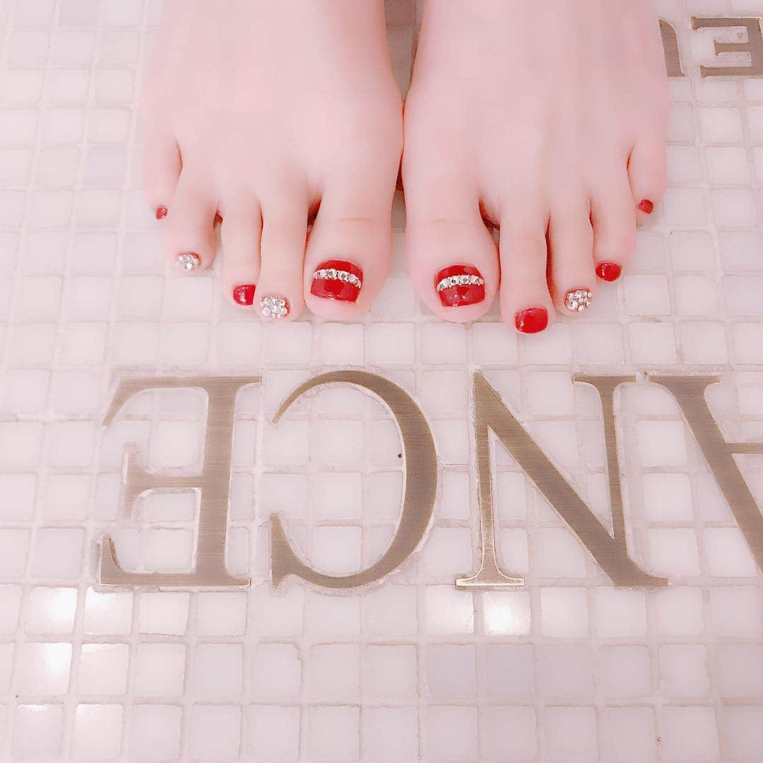 なかやまちえこさんのインスタグラム写真 - (なかやまちえこInstagram)「clear✨ （フット ボンシャンス 住吉さん） #nail #nails #nailart #ネイル #美甲 #ネイルアート  #clou #nagel #ongle #ongles #unghia #japanesenailart #manucure #네일 #젤네일 #네일아트 #네일리스트 #japanesenails #manicurist #gelnails #クリアネイル #clearnails  #foot #footnail #ペディキュア #silentsiren #あいにゃん」4月12日 23時44分 - chiekonakayama