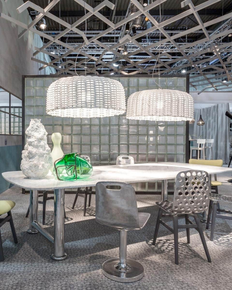 のインスタグラム：「Swipe left 🤚to find the #tables presented in our stand. You can see the rest of the collection at #salonedelmobile2019 HALL 7 F19 #Gervasoni1882 . @isaloniofficial . . . #interiordesign #homedesign #homedecor #paolanavone #designlovers #furniture #furnituredesign #archilovers」