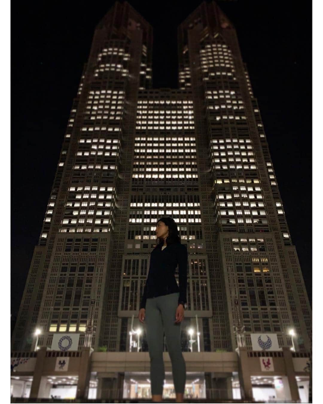 大杉亜依里さんのインスタグラム写真 - (大杉亜依里Instagram)「東京都庁／Tokyo Metropolitan Government #nightrun  NIGHT RUN TOKYO🗼#26 12.36km 5'22"/km 1:06:15 それでも私は神奈川県民。 . . #running #ランニング #TOKYO #東京 #JAPAN #TokyoMetropolitanGovernment #都庁 #東京都庁 #runlife #42195 #runningnight #runningtime #tokyonight #enjoyrunning #onrunning #onfriends #lululemon #garmin #tokyorun #翔んで埼玉」4月12日 23時59分 - osugiairi_official