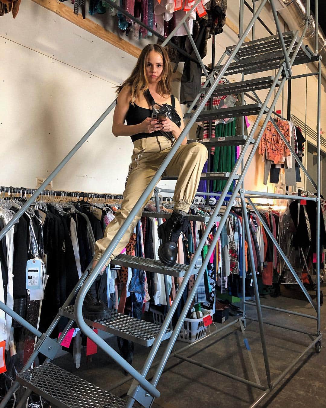 デビー・ライアンのインスタグラム：「when you go hang with your girls in the wardrobe dept and Mo is like “ay put your phone down lemme take some pictures of your outfit” 💧🔒🧦」