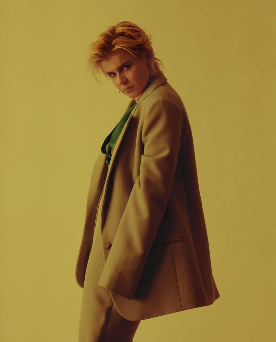 Dazed Magazineさんのインスタグラム写真 - (Dazed MagazineInstagram)「“I needed to shut out the world so I could hear myself a bit better” – @robynkonichiwa⁣ ⁣ Ahead of her London shows tonight and tomorrow, revisit #Robyn telling us about how heartache turned into #Honey as part of her guest edit of the site last October. 🍯💛⁣ ⁣ Tap the link in bio to read more 📲⁣ ⁣ 📷 @hejishin⁣ Interview @annagranola」4月13日 0時07分 - dazed
