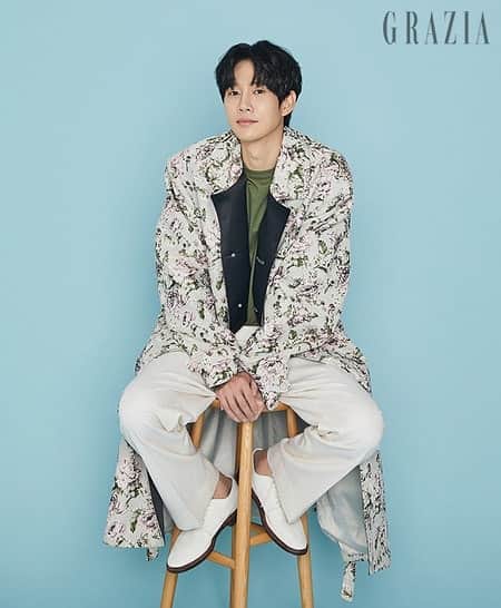 のインスタグラム：「Park Sung Hoon  @boxabum 💙 for Grazia Korea February 2019. 📸 by Lee Young Hak . . . . . . .  #박성훈 #ParkSungHoon #koreanactor  #koreanboy #oppa #asianboy#아지트샵 #추천멘토 #치위생사 #간호사 #직장인부업 #미용인 #미용 #연남동카페 #연남동맛집 #신혼여행 #신혼 #신혼부부 #おしゃれ #オシャレ #いいね返し #フォロー #韓国人 #韓国 #セルカ #自撮り #ファッション #フォロー」