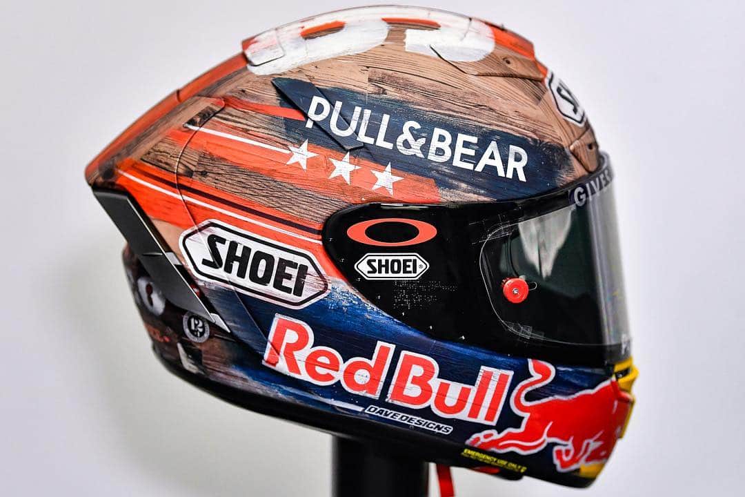 MotoGPさんのインスタグラム写真 - (MotoGPInstagram)「King of COTA special helmets ✨ // Take a look at all the special helmet designs @marcmarquez93 has worn at the #AmericasGP 🇺🇸 Which one is your favourite? 😍 Swipe left ⬅️ and let us know in the comments! ⬇️ #MotoGP #MM93 #Motorcycle #Racing #Motorsport」4月13日 0時34分 - motogp