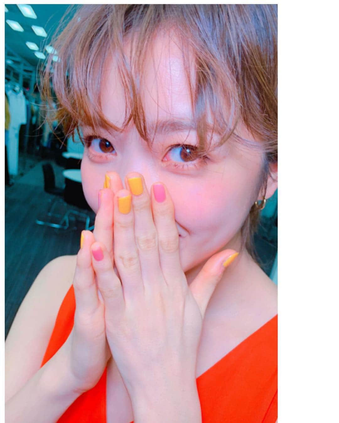 佐藤優津季のインスタグラム：「2日間 @sweet_editors insta liveありがとうございました🍒 ﻿ 👗@techichi_official ﻿ 💄@akiyama_hiiitooomii ﻿ ﻿ オレンジメイクカワイイ。アイシャドウもチークもオレンジ🍊🧡」
