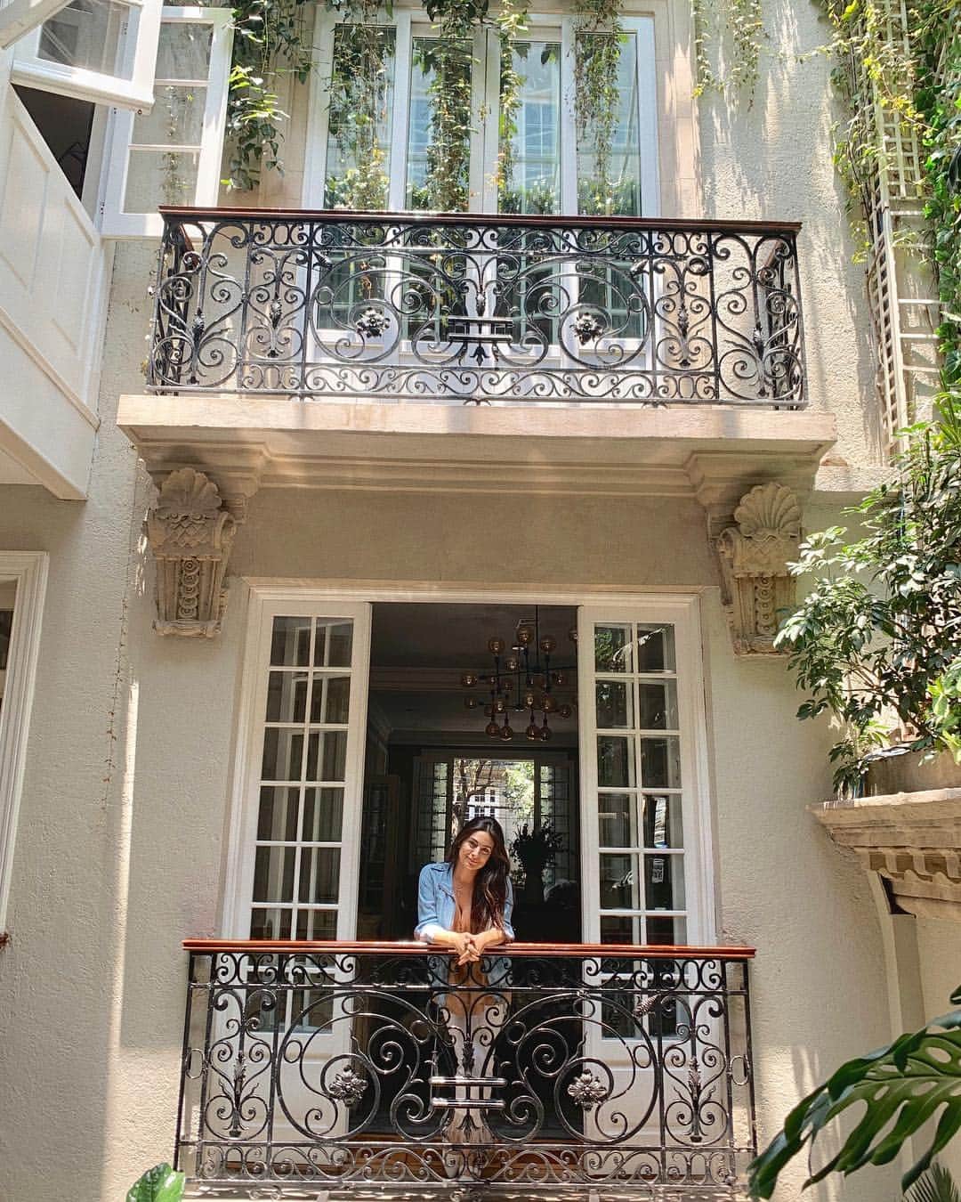 Ana Brenda Contrerasのインスタグラム：「Mexico lindo y querido 🇲🇽 @nimalocalhouse Mexico is always a good Idea 💋」