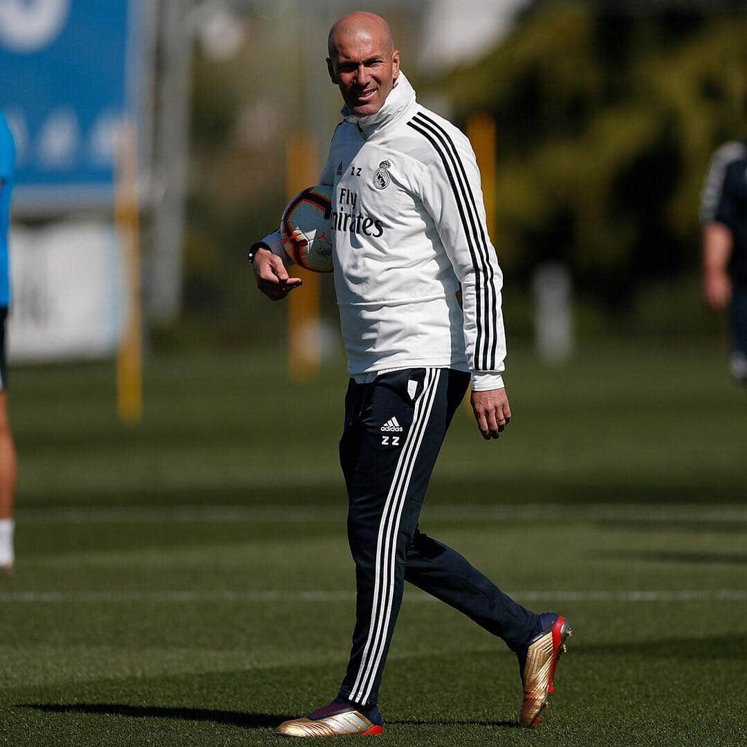 レアル・マドリードさんのインスタグラム写真 - (レアル・マドリードInstagram)「ZZ 🔝 @zidane | #RMCity | #HalaMadrid」4月13日 1時00分 - realmadrid