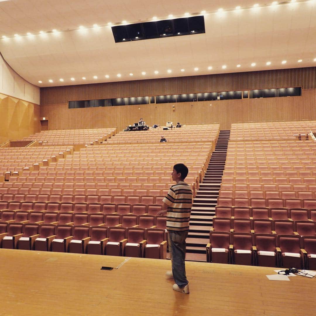 徳井義実さんのインスタグラム写真 - (徳井義実Instagram)「福岡公演無事に終了しました 来てくださったお客様、本当にありがとうございました。 では次回、大阪で。」4月13日 1時15分 - tokui_yoshimi