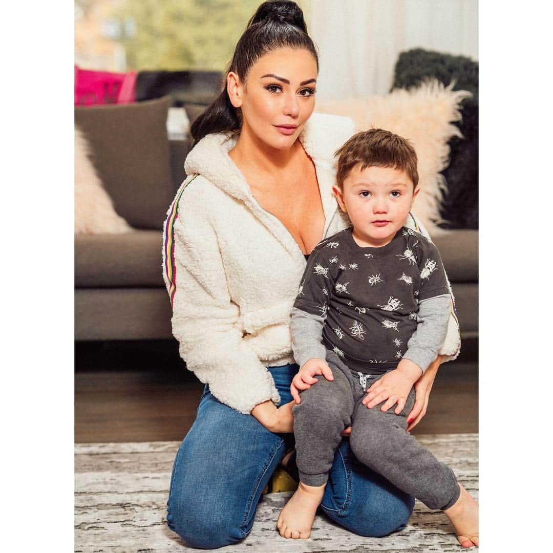 ジェイワウさんのインスタグラム写真 - (ジェイワウInstagram)「My boy 💙💙 (wearing: @fashionnova) #ad」4月13日 1時11分 - jwoww