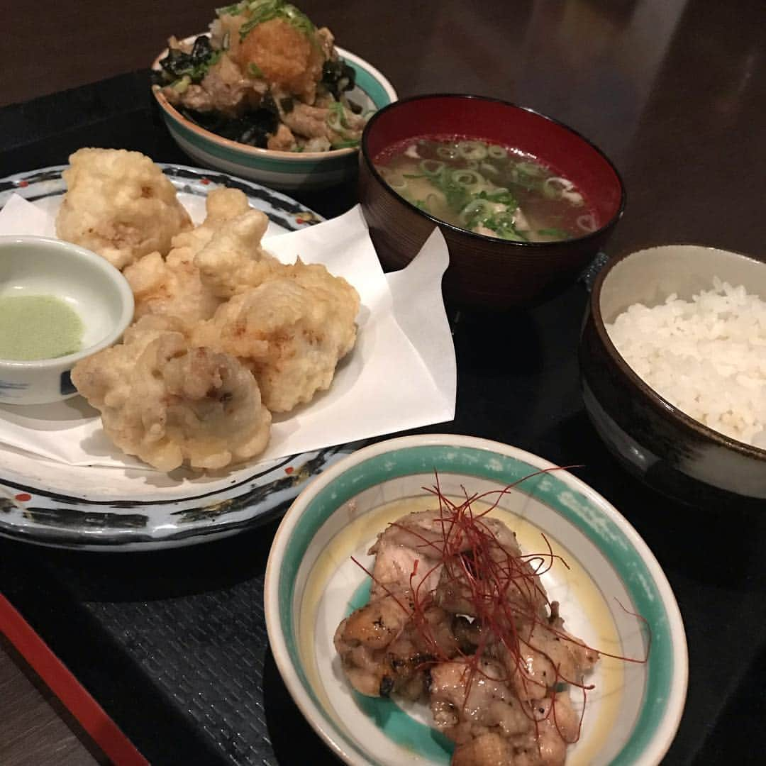 鶏っく 京橋さんのインスタグラム写真 - (鶏っく 京橋Instagram)「とり天定食 @賄いでーす！！！！！ #鶏っく#京橋#個室#居酒屋#チーズタッカルビ#食べ放題#飲み放題#天草大王#熊本#地鶏#炭火焼き#駅チカ焼き鳥#水炊き#逸品#創作料理#掘りごたつ#環状線#京阪#地下鉄#おもてなし」4月13日 1時14分 - trick.kyoubashi