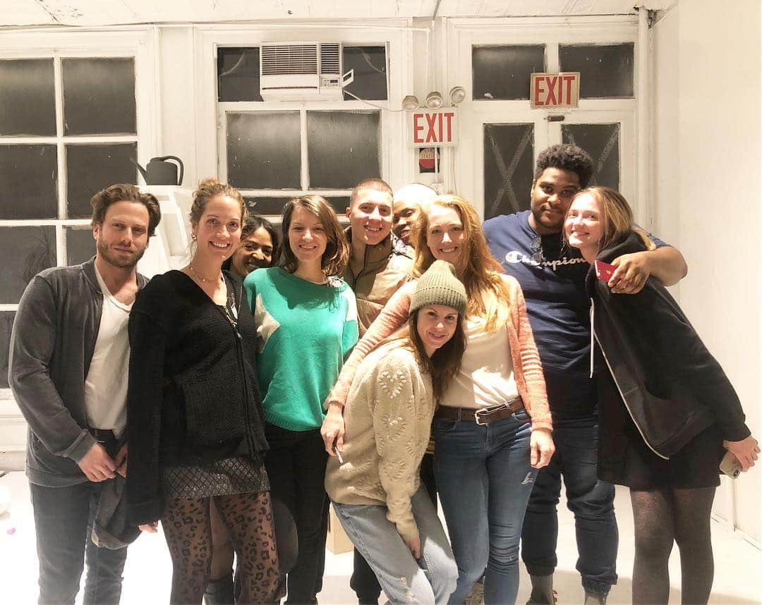 ヴラダ・ロスリャコヴァのインスタグラム：「The artists club! 🎭 You guys are so inspirational! ❤️ Thank you for these wonderful 4 days 🎭」
