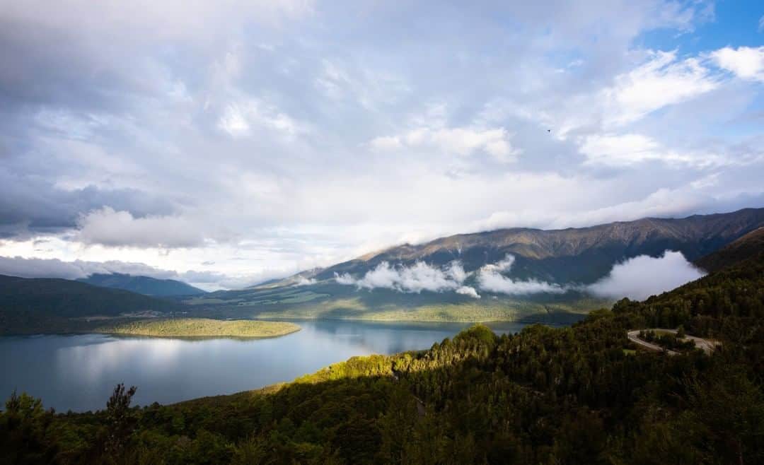 National Geographic Travelさんのインスタグラム写真 - (National Geographic TravelInstagram)「Photo by Ifeoma Ozoma @ifyozoma | Intermittent rain showers and late afternoon sunlight combined to create dramatic lighting for this lookout above Lake Rotoiti. Though much more popular during January and February, because of the warmer weather those months bring, the South Island was beautiful, quiet(er), and seemingly presented every season’s weather during late November and early December. For more photos of public lands, follow @ifyozoma. #newzealand」4月13日 7時07分 - natgeotravel