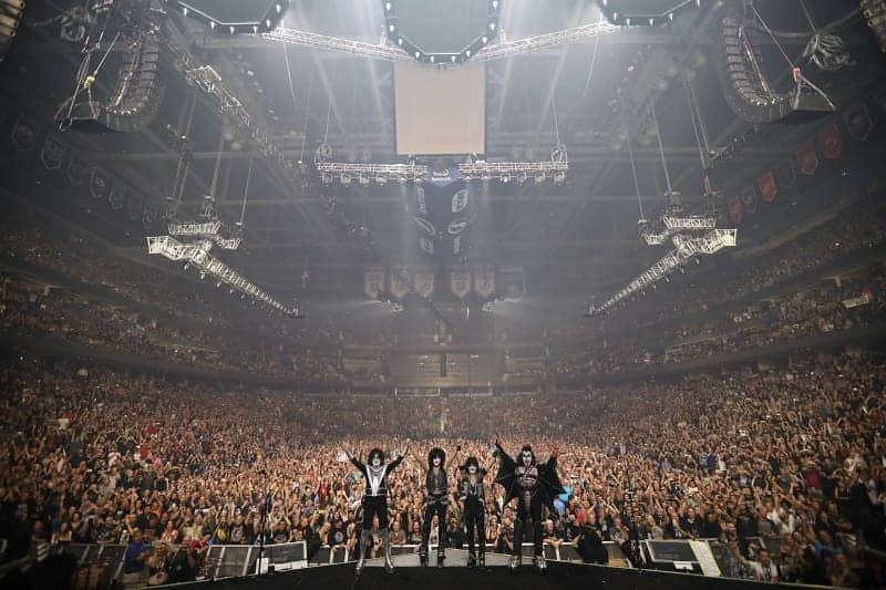 KISSさんのインスタグラム写真 - (KISSInstagram)「Thank you, #KISSARMY Tampa! You were amazing last night at @amaliearena」4月13日 1時53分 - kissonline