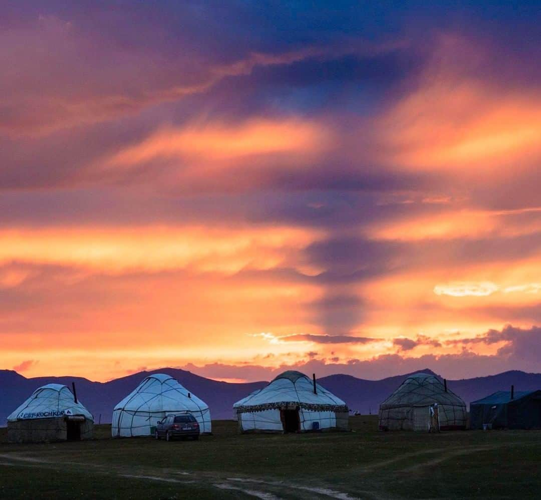 Lonely Planetさんのインスタグラム写真 - (Lonely PlanetInstagram)「This weekend's #lpinstatakeover comes from #lpPathfinders member @againstthecompass, who will be sharing shots with us from his recent adventures in central #Asia. – 'There are 2 main reasons to visit #Kyrgyzstan: to wander through its gorgeous #mountains and to experience its nomadic culture. From time immemorial, the ethnic group known as the Kyrgyz have been nomadic people who move throughout the mountains and valleys of the region with their cattle. Today, a large proportion of the Kyrgyz population still live a nomadic life. In summer, you will find hundreds of nomad camps everywhere, either next to the road or in the remotest mountains, where they settle so their horses, cows and sheep can graze freely. This photo depicts a nomadic yurt camp in Song Kul, one of the most epic places for watching the sunset.' – @againstthecompass. Keep an eye on our feed this weekend for more!」4月13日 2時00分 - lonelyplanet