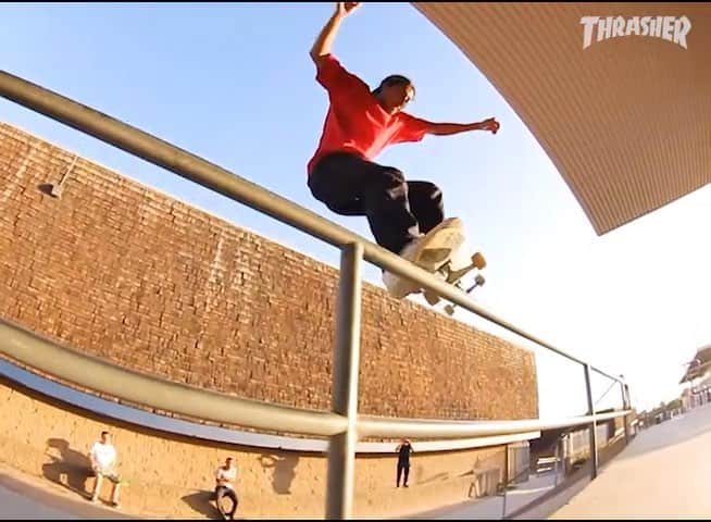 スラッシャーのインスタグラム：「MAFIA TIES 💪🏽 @alexis_sm4l’s new part for @sk8mafia is HEAVY. Now playing on ThrasherMagazine.com 📡」