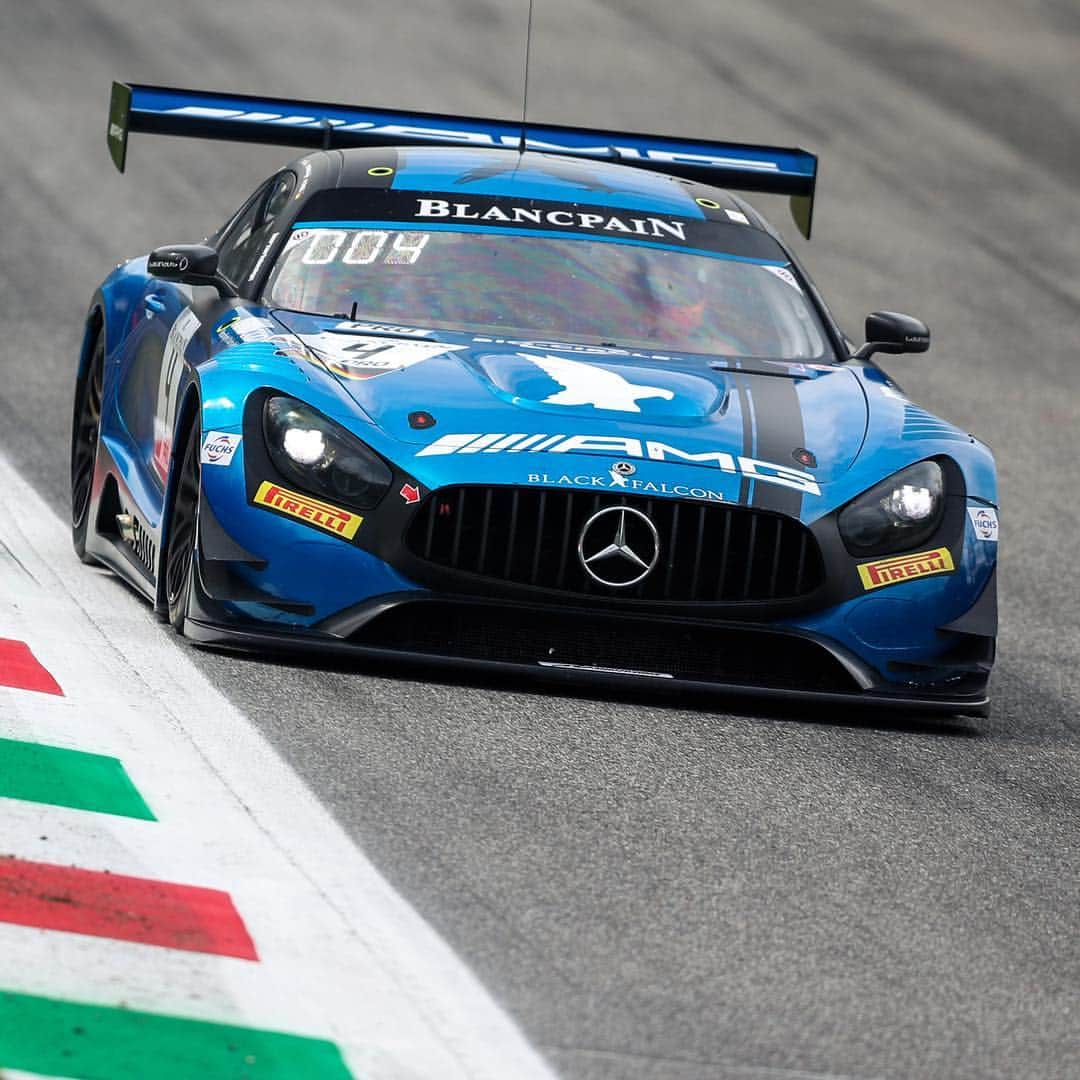 Mercedes AMGさんのインスタグラム写真 - (Mercedes AMGInstagram)「The famous @autodromonazionale_monza is venue of the 2019 @blancpaingtseries endurance cup season opener. Eight Mercedes-AMG GT3s will enter the competition to defend last year’s titles in the #BlancpainGT. The 3-hour race starts on Sunday at 15.00 hrs local time. #AMGGT3 #MercedesAMGMotorsport #Mercedes #AMG #GT3 #BGTSMonza #GTRacing #Motorsport」4月13日 2時03分 - mercedesamg