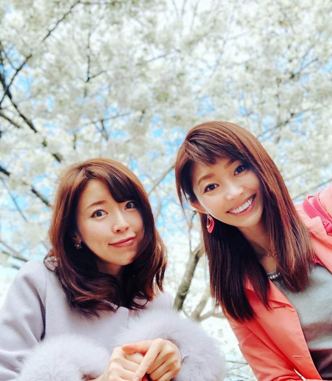 織田千穂さんのインスタグラム写真 - (織田千穂Instagram)「春満喫🌸🐝してるんるん♪( ◜ω◝و(و " してた日々も束の間… 毎日寒いじゃないかー‼️‼️‼️❄☃ 冬に逆戻り…⛄️❄️✨ 春よ～遠き春よ～🌸🐝 瞼閉じればそーこにー👀 (･ω･≡･ω･)どこ⁉️ * さて💡前置き長くなりましたが… 毎週土曜日朝🐣☀9:40～🕤 CRT栃木放送 織田千穂の「くるまがある🚙」ON AIR📻 * 栃木県民の皆様🧡 福島県、群馬県、茨城県、埼玉県の皆様❤️💜 radikoエリアフリーで全国どこでも視聴可👌 http://radiko.jp/share/?sid=CRT&t=20190413094000 * 今週は…🚗💨 1⃣「ドライブデートで用意したい持ち物」 さて、みなさんは何だと思いますか⁉️ * 2️⃣カーライフアンケート📝 みなさんから頂いたアンケート回答を いくつか紹介させて頂きます☝️ 時期的に🌸🍃桜を見に行くドライブ の回答が今の所多いかな💡 * 「カーライフアンケート」コーナー ご協力のお願いです🙌 「これからの季節ドライブで行きたい場所は⁉️ ～私をドライブに連れてって～」🚗💨 相手は家族でも友達でも恋人でも… 私織田千穂でもOK👌w 相手と、行きたい場所を書いて下さい💕 是非みなさんのプラン教えて下さい💗 コメント欄に書き込みでOK☺︎︎︎︎です👌💕 * そして引き続き、質問も大歓迎(ت)♡ コメントもお待ちしています( ¨̮ )♩♬*゜ 番組で紹介させて頂きます💌💭 *⑅୨୧┈┈┈┈┈┈┈┈┈┈┈┈┈┈┈┈┈୨୧⑅*｡ #くるまがある #cargirl #車番組 #栃木放送 #crt栃木放送 #ラジオ女子 #車女子 #radiogirl #radiodj #ラジオ番組 #車好きな人と繋がりたい #モタスポ女子 #japanesegirl #ラジオ好きな人と繋がりたい #車好き女子 #ラジオパーソナリティ#車ガール #l4l #権現堂桜堤 #幸手権現堂桜堤 #花見 #桜の木 #cherryblossom #cherrytree  #bestjapanpics #お花見 #photo_shorttrip #桜満開🌸 #日本に生まれて良かった #桜2019 @queen.lupis ピアス(v0557) *⑅︎୨୧┈︎┈︎┈︎┈︎┈┈┈┈┈┈︎┈︎┈┈︎┈︎┈︎┈︎┈︎୨୧⑅︎*」4月13日 2時25分 - chihoda