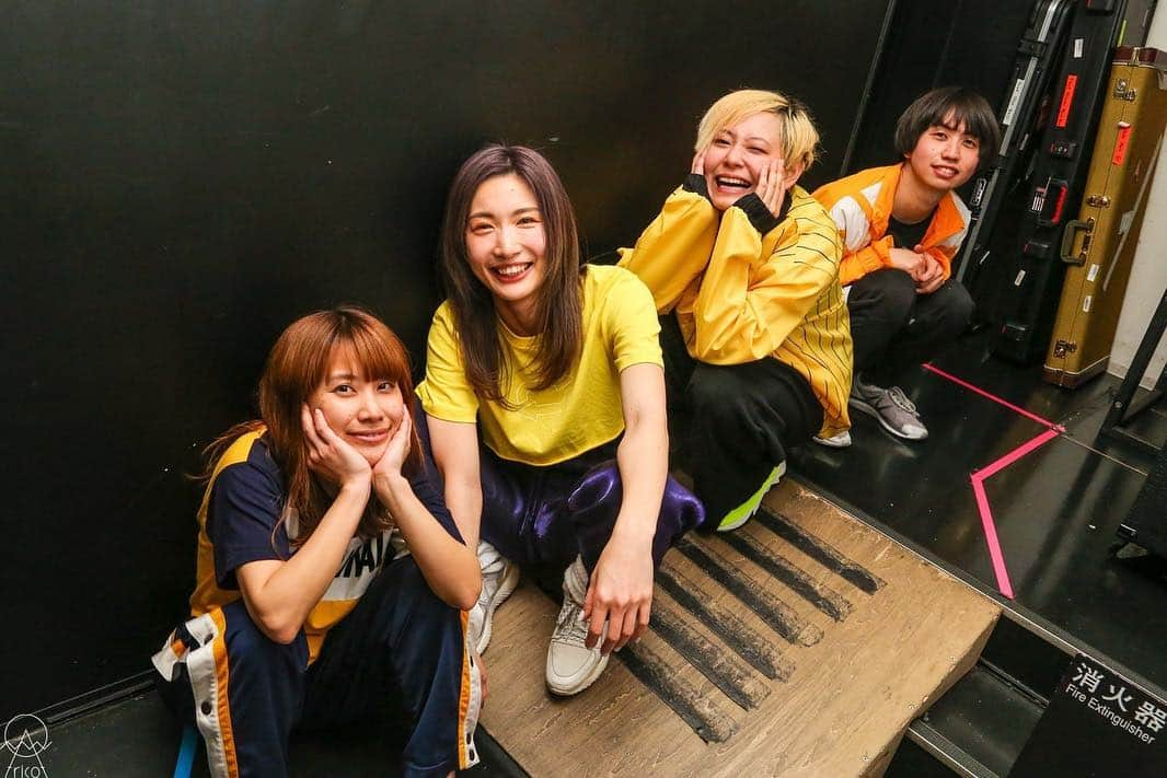 tricotさんのインスタグラム写真 - (tricotInstagram)「4.12.19 DAIHANSYASAI Tour. QUATTRO,Osaka Pic: @yksn_photo  #tricot」4月13日 2時25分 - tricot_band_jp